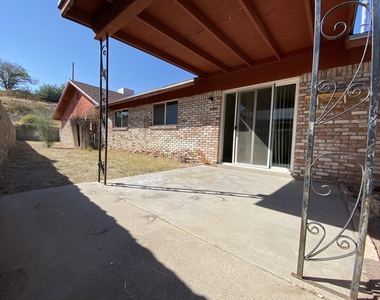6435 Pizarro Street - Photo Thumbnail 12
