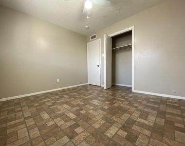6435 Pizarro Street - Photo Thumbnail 6