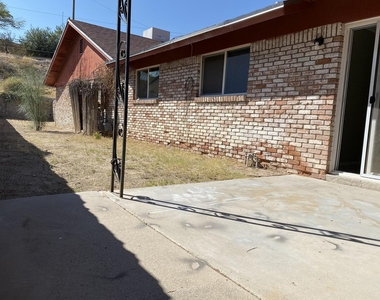 6435 Pizarro Street - Photo Thumbnail 13