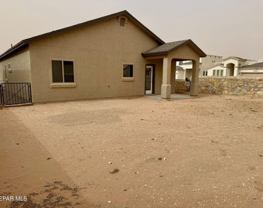 15196 Method Avenue - Photo Thumbnail 4