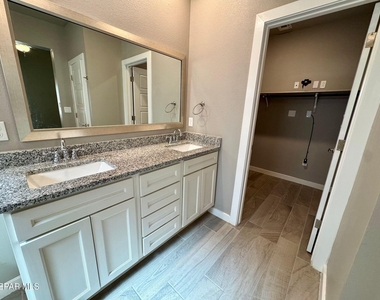 15196 Method Avenue - Photo Thumbnail 8