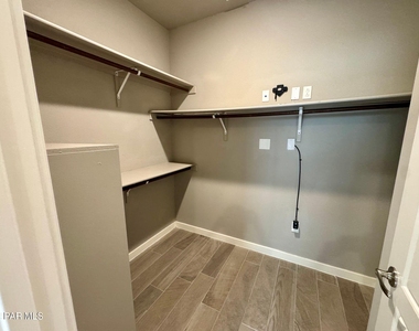 15196 Method Avenue - Photo Thumbnail 9