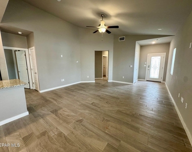 15196 Method Avenue - Photo Thumbnail 5