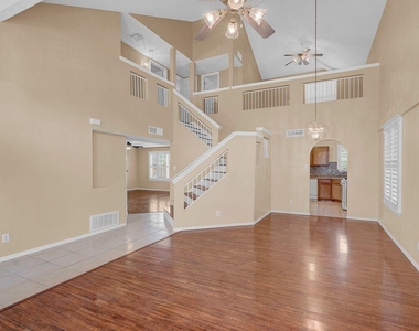 1460 Paseo De Flor Street - Photo Thumbnail 20