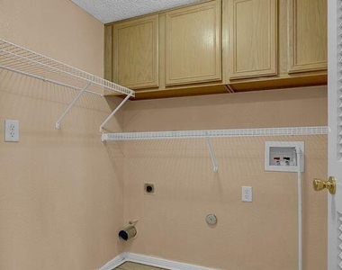 1460 Paseo De Flor Street - Photo Thumbnail 2