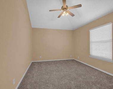 1460 Paseo De Flor Street - Photo Thumbnail 6