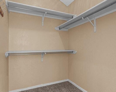 1460 Paseo De Flor Street - Photo Thumbnail 21