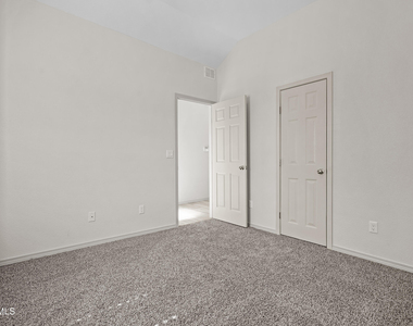 1117 Summer Rain Street - Photo Thumbnail 7