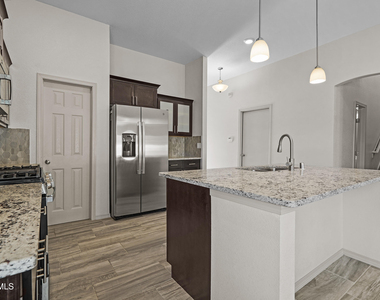 1117 Summer Rain Street - Photo Thumbnail 12