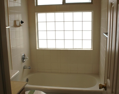 11008 Rogers Hornsby Street - Photo Thumbnail 14