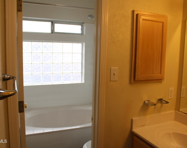 11008 Rogers Hornsby Street - Photo Thumbnail 20