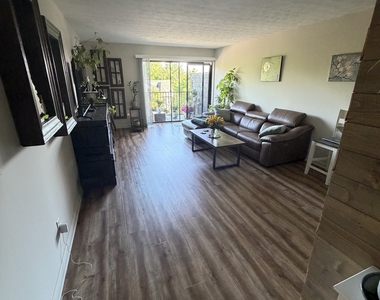 45 Park Place - Photo Thumbnail 6
