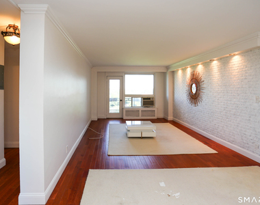 91 Strawberry Hill Avenue - Photo Thumbnail 4