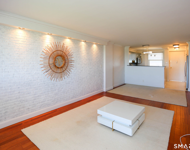 91 Strawberry Hill Avenue - Photo Thumbnail 5