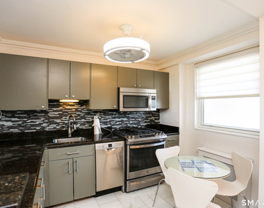 91 Strawberry Hill Avenue - Photo Thumbnail 12