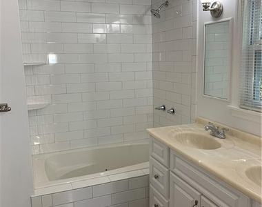 28 Treadwell Avenue - Photo Thumbnail 8