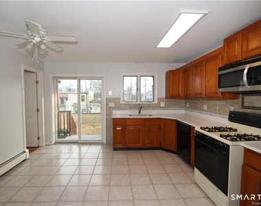 135 Ridgeley Avenue - Photo Thumbnail 2