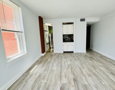 131 Washington Street - Photo Thumbnail 7