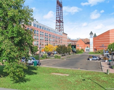 131 Washington Street - Photo Thumbnail 16