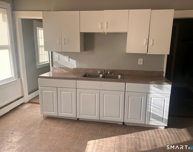 314 Capen Street - Photo Thumbnail 3