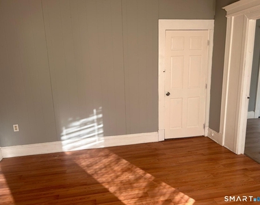 314 Capen Street - Photo Thumbnail 2