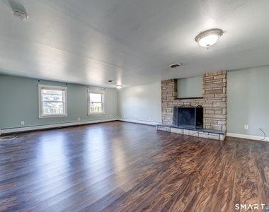 1091 Main Street - Photo Thumbnail 9
