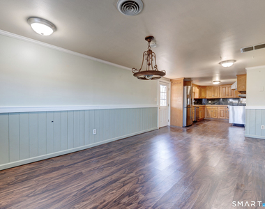 1091 Main Street - Photo Thumbnail 7