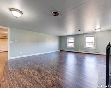 1091 Main Street - Photo Thumbnail 10