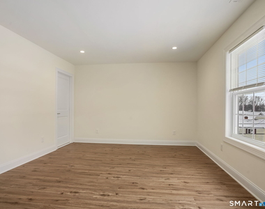 6 Beacon Square - Photo Thumbnail 14