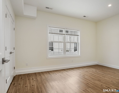 6 Beacon Square - Photo Thumbnail 25
