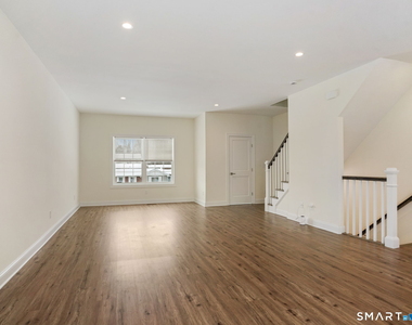 6 Beacon Square - Photo Thumbnail 4