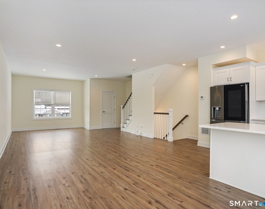 6 Beacon Square - Photo Thumbnail 12