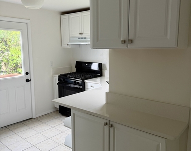 33 Macintosh Road - Photo Thumbnail 5