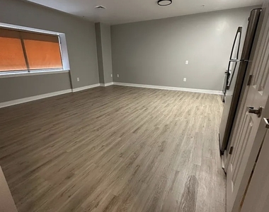 333 State Street - Photo Thumbnail 3