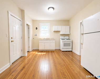 429 Baldwin Street - Photo Thumbnail 2