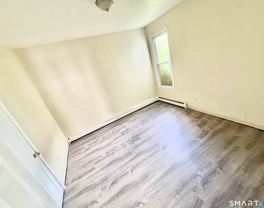 429 Baldwin Street - Photo Thumbnail 11