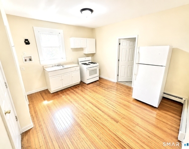 429 Baldwin Street - Photo Thumbnail 7
