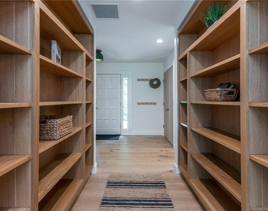 147 Wykeham Road - Photo Thumbnail 9