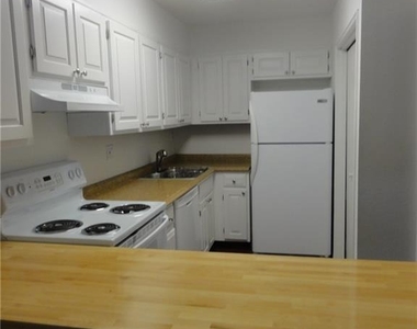 500 Newfield Avenue - Photo Thumbnail 7