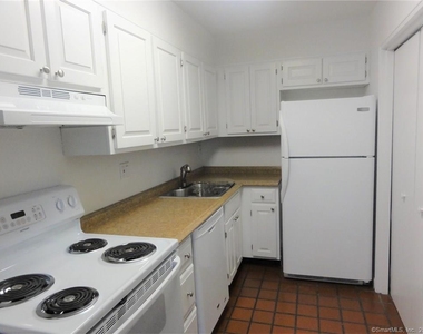 500 Newfield Avenue - Photo Thumbnail 8