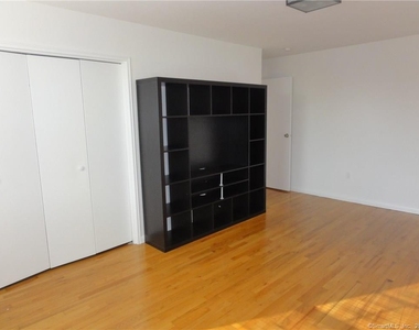 500 Newfield Avenue - Photo Thumbnail 10