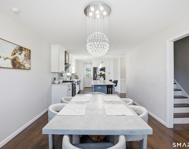305 Sylvan Street - Photo Thumbnail 6