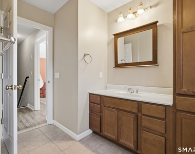 305 Sylvan Street - Photo Thumbnail 24