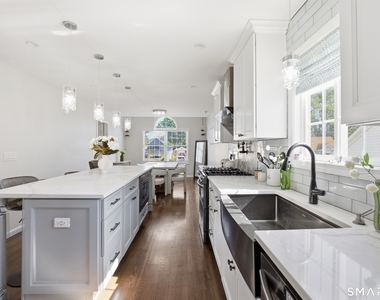 305 Sylvan Street - Photo Thumbnail 7