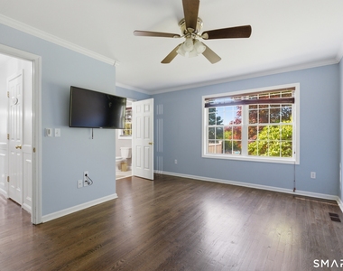 305 Sylvan Street - Photo Thumbnail 10