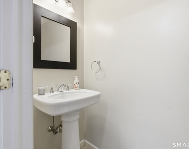 305 Sylvan Street - Photo Thumbnail 13