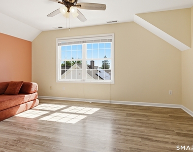 305 Sylvan Street - Photo Thumbnail 21