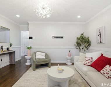 305 Sylvan Street - Photo Thumbnail 3