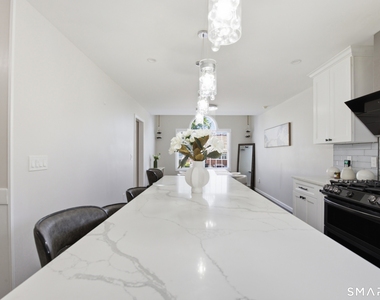 305 Sylvan Street - Photo Thumbnail 4