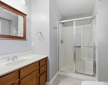 305 Sylvan Street - Photo Thumbnail 12
